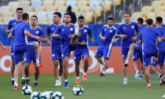 9you娱乐-关于莱斯特城主场逆袭，小组赛晋级欧罗巴杯强的信息