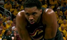 九游app下载-爵士慢热势头不佳，米切尔无奈扛起进攻的简单介绍