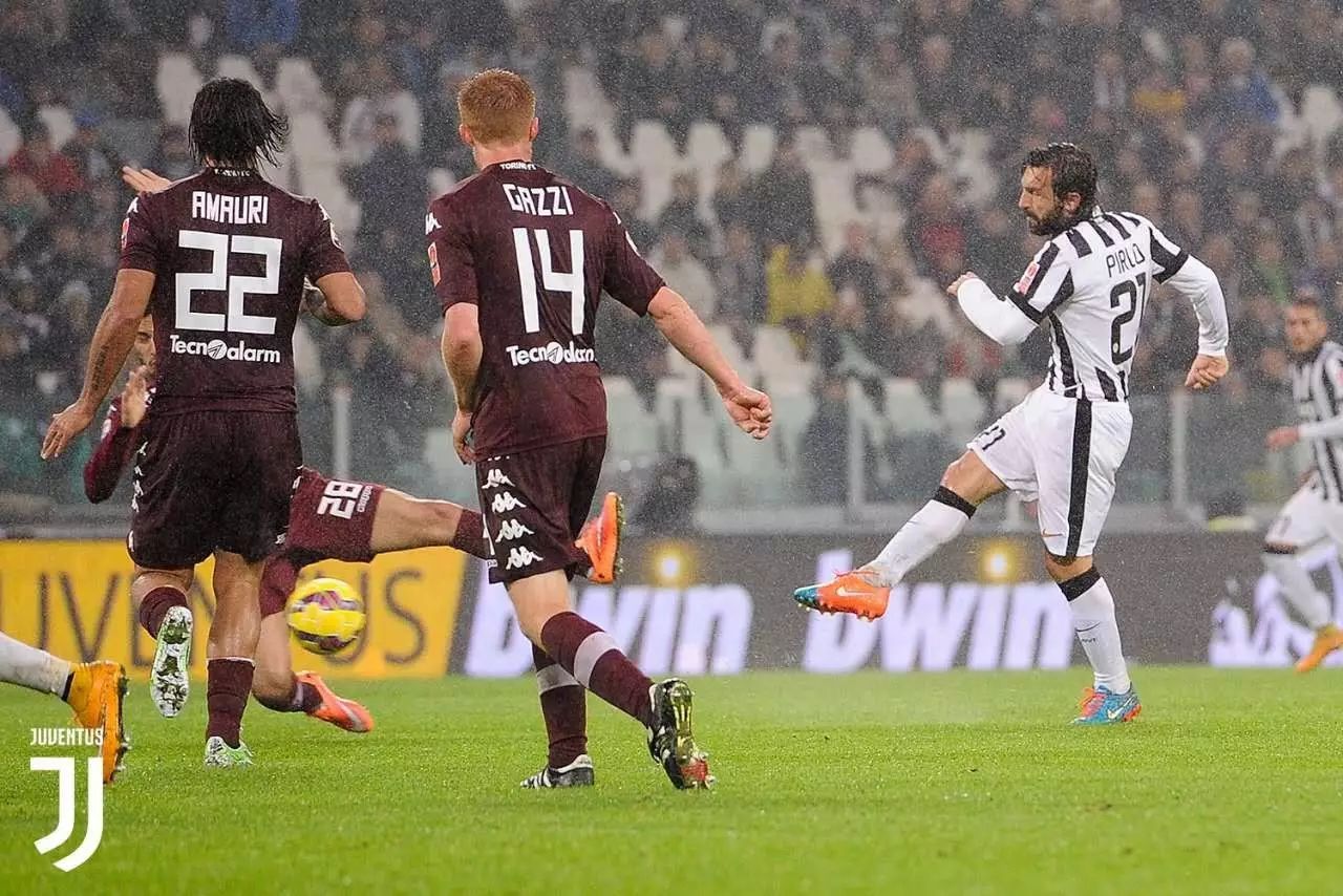 都灵城市德比现场火爆，球迷热情高涨