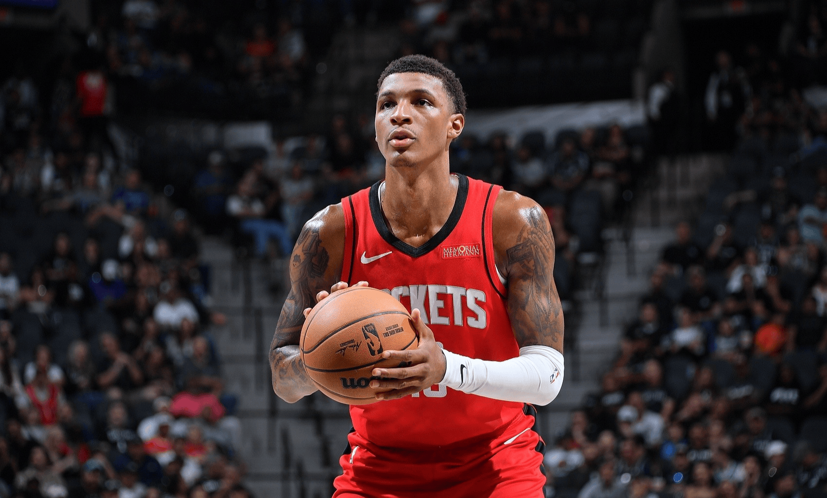 包含火箭球员表现火爆，场上展现出色的词条