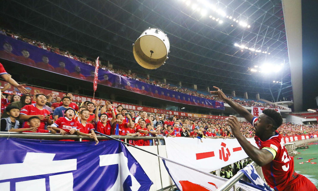 重庆斯威主场战胜河南建业，终止连败的简单介绍