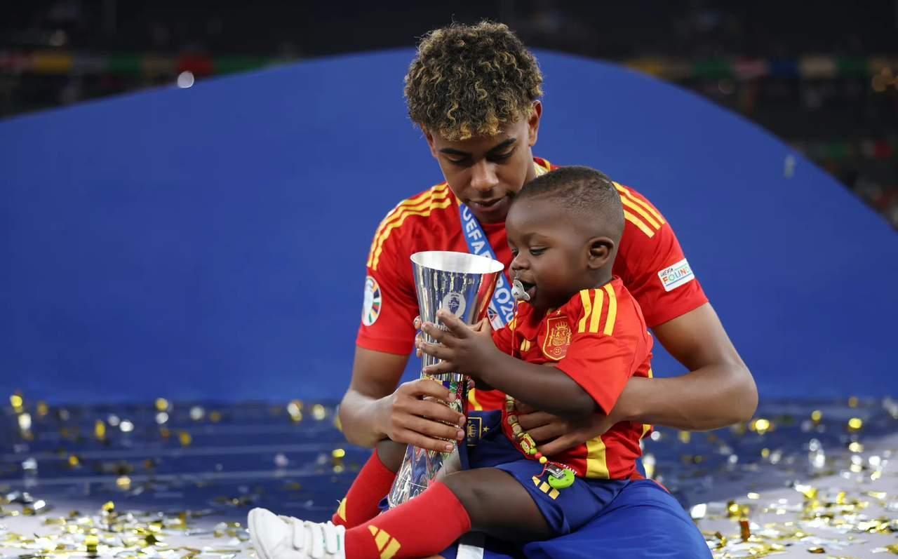 欧洲杯预选赛背后故事揭示，球迷感慨良多