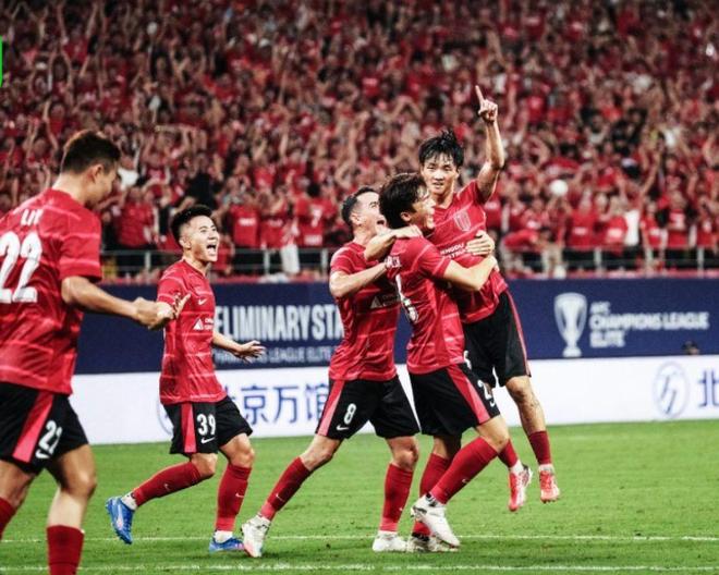 包含中超球场环境改善：球迷热情高涨！的词条