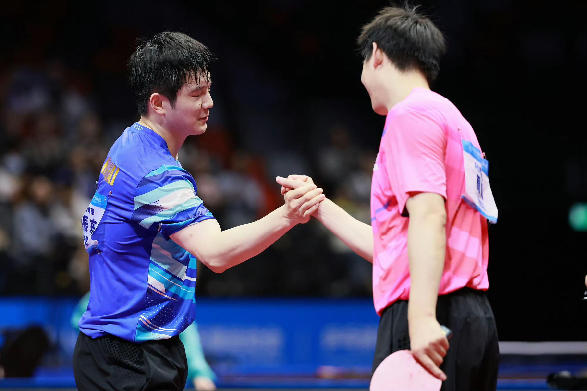 韩国队逆转日本队，樊振东点燃赛场